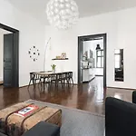Kertesz 22 - 3 Bedrooms And Living With 2 Baths * Budapest
