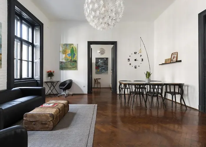 Kertesz 22 - 3 Bedrooms And Living With 2 Baths *